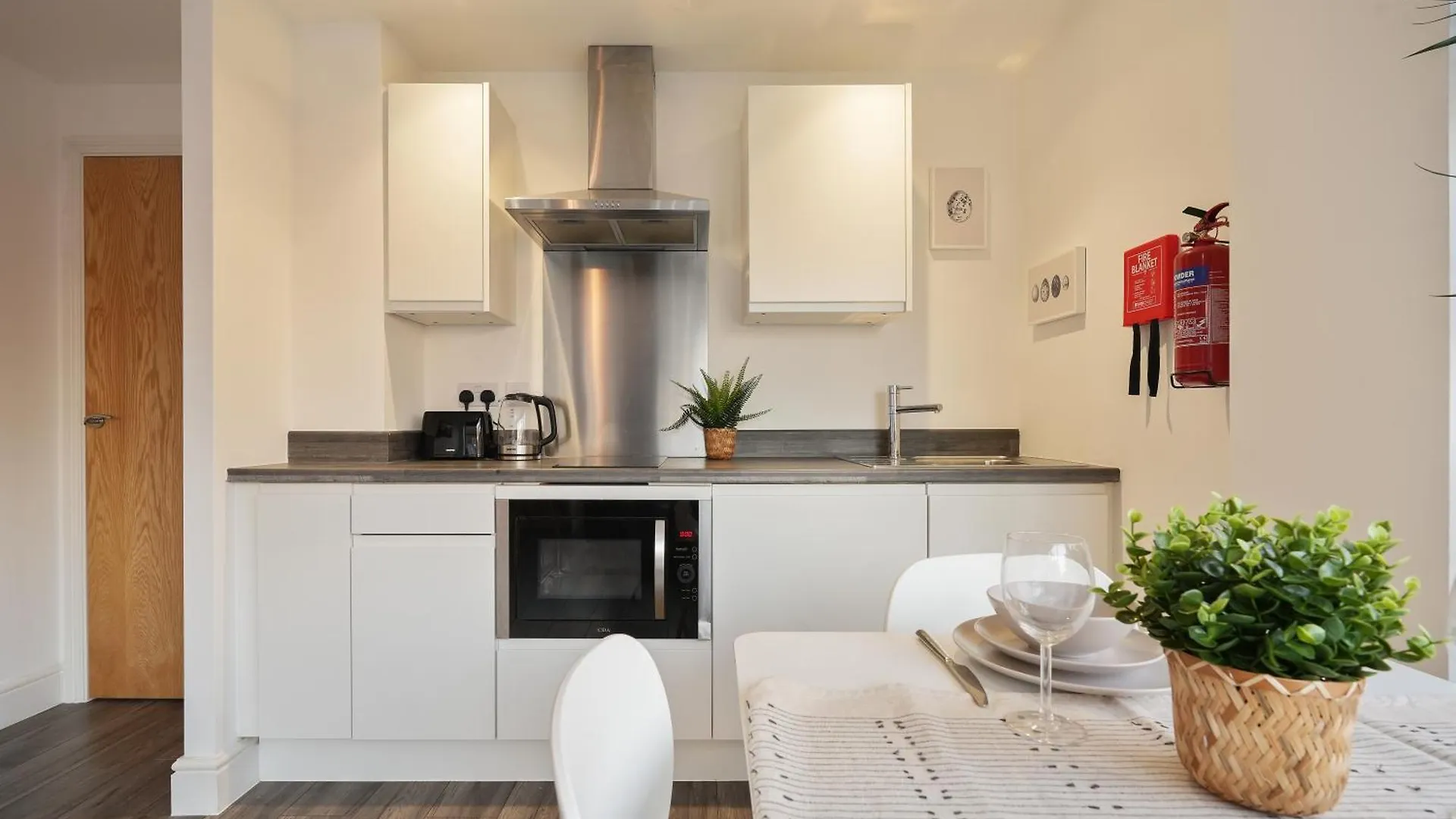 Cosy One Bedroom Apartment In Sheffield By Eason Stays Ideal For Weekend Getaways & Business Travellers - With Free Parking! 0*,