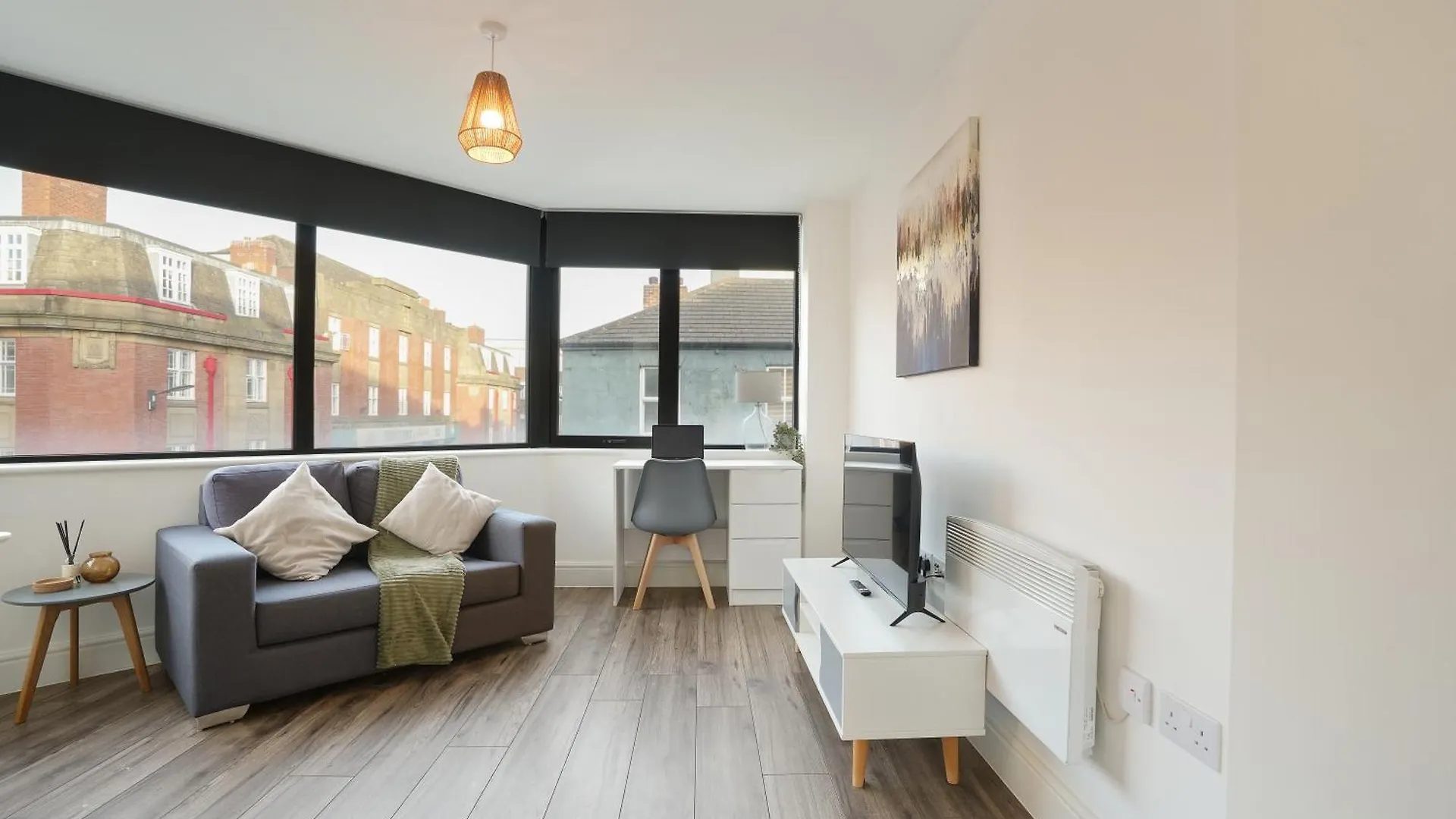 Cosy One Bedroom Apartment In Sheffield By Eason Stays Ideal For Weekend Getaways & Business Travellers - With Free Parking!